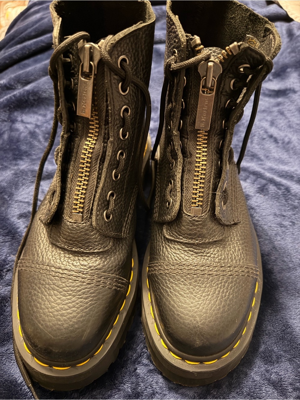 Dr. Martens Black Sinclair